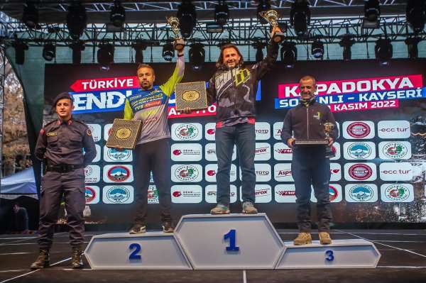 Bilecikli motosiklet tutkunu, Türkiye Enduro ve ATV Şampiyonası'nda Türkiye Şampiyonu oldu - Bilecik haber