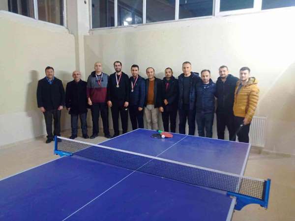 Hisarcık'ta öğretmenler arası masa tenisi turnuvası sona erdi - Kütahya haber