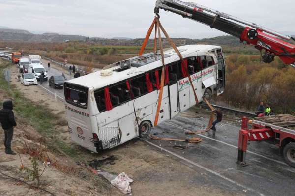 Mersin'de otobüs kazası: 1'i ağır 10 yaralı hastaneye sevk edildi - Mersin haber
