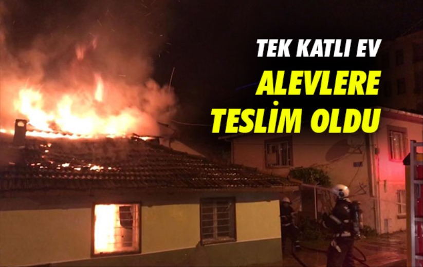 Samsun'da tek katlı ev alevlere teslim oldu