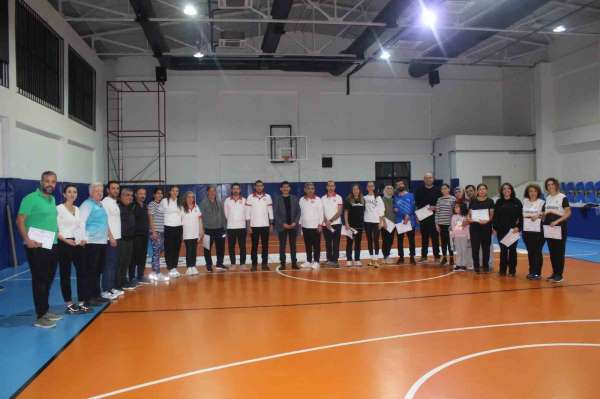 Köyceğiz'de öğretmenler Floorcurling turnuvasında yarıştı