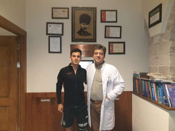 Yeni Malatyasporlu futbolcu Murat Akıncı ameliyat oldu 