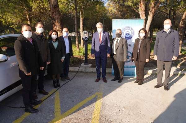 Ege Üniversitesinde 'Elektrikli Araç Şarj İstasyonu' hizmet vermeye başladı