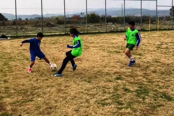 Yunusemre futbol altyapıda çalışmalar sürüyor 