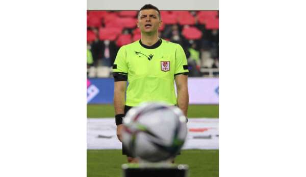 Kayserispor ile Sivasspor maçını Ümit Öztürk yönetecek