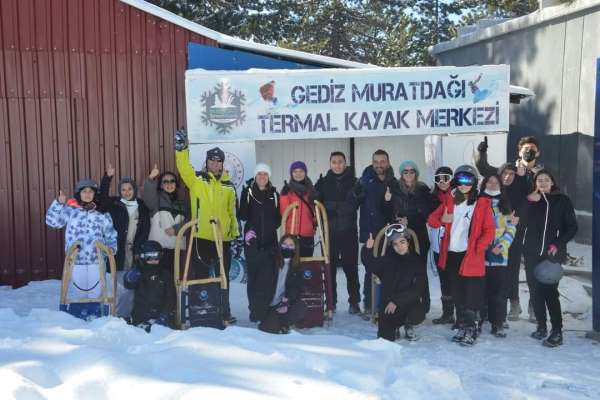 Muratdağı Termal Kayak Merkezi'nde kızak yarışları