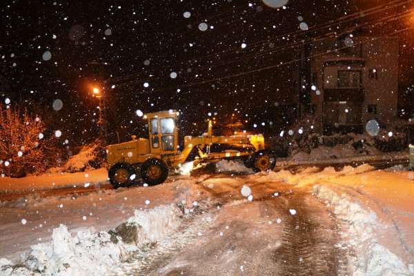 Sinop Belediyesi'nden kar mesaisi