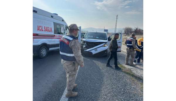 Elazığ'da trafik kazası: 3 yaralı