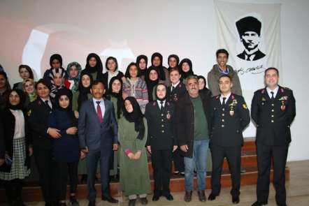 Tatvan'da 'Şehitlik ve Gazilik' konferansı 