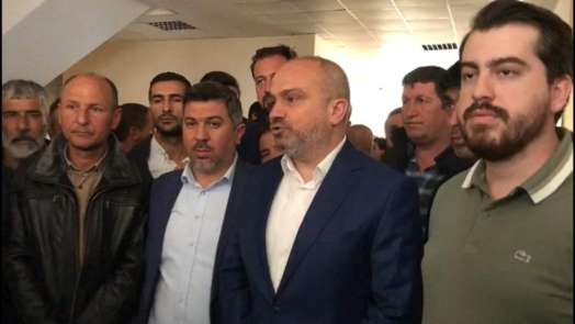 AK Parti'li Mersinli: 'Yunusemre Belediyesini AK Parti'li Mehmet Çerçi kazanmışt