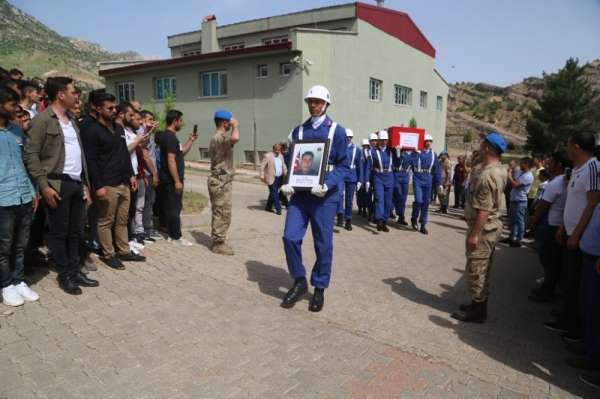 Şehit korucu son yolculuğuna uğurlandı 