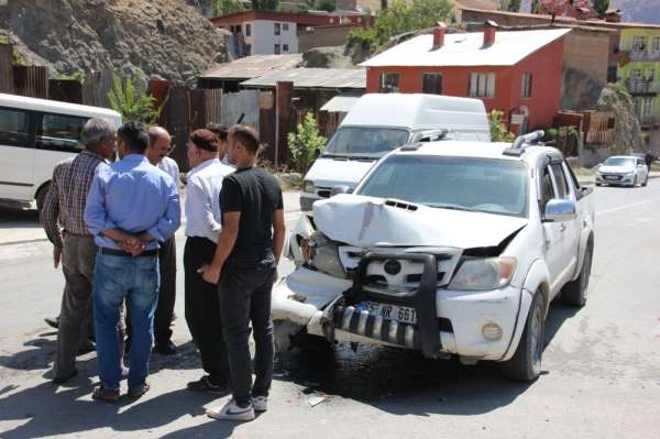 Hakkari'de trafik kazası: 1 kişi yaralandı 