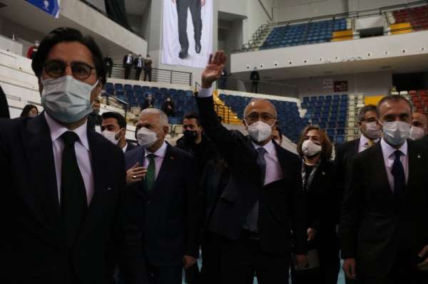 Bakan Elvan: 'Çukurova Havaalanı 2022 yılı Mart ayında açılacak' 