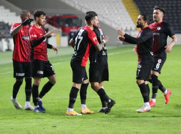 Gaziantep FK uzatmalarda yıkılıyor 