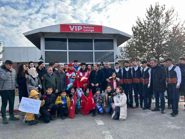Avrupa 3'sü Furkan Akar, memleketinde kutlamalarla karşılandı - Erzurum haber