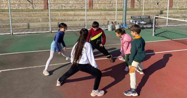 Aydın'da çocuklar hem eğleniyor, hem spor yapıyor - Aydın haber