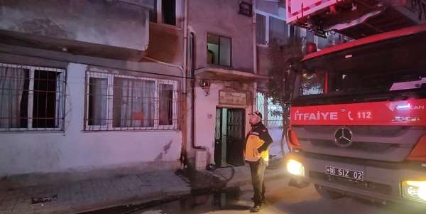 Bursa'da 5 katlı binanın 2 katında doğal gaz patlaması sonucu yangın çıktı - Bursa haber