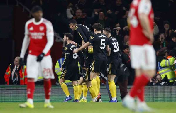 Manchester United, Arsenal'ı 3-2 mağlup etti
