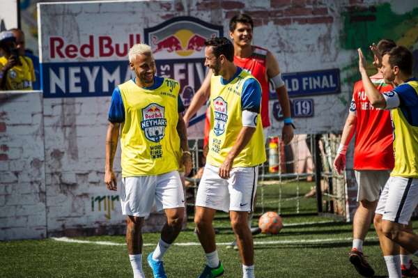 Türk futbolseverler Neymar Jr ile Brezilya'da tanışma şansı 