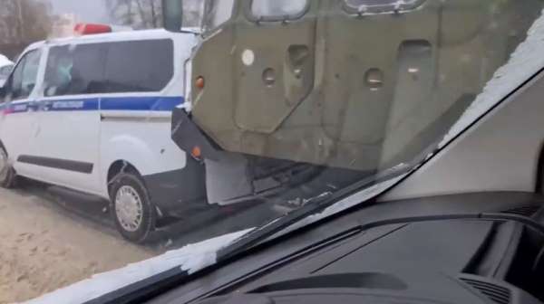 Moskova'da S-400 taşıyan araçlar zincirleme trafik kazasına karıştı 
