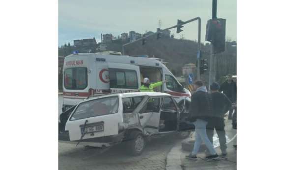 Trabzon'da trafik kazası: 1 ölü, 2 yaralı