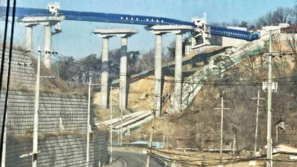Güney Kore'deki otoyol inşaatında facia gibi kaza