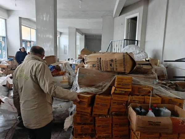 Tarihi geçmiş ürünleri izinsiz açtığı iş yerinde satıyordu, tarım müdürlüğü ekiplerine yakalandı