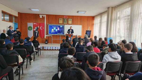 Bafra'da ortaokul öğrencilerine 'dijital güvenlik' eğitimi