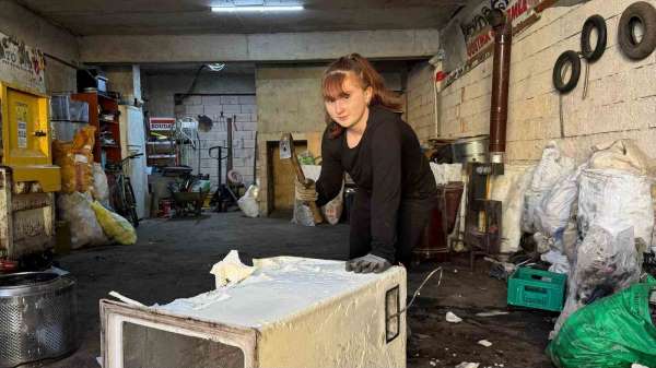 Genç sporcu geri dönüşüm atölyesinde geleceğini şekillendiriyor