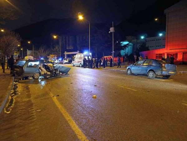 Gümüşhane'de iftara dakikalar kala feci kaza: 1 ölü, 3 yaralı