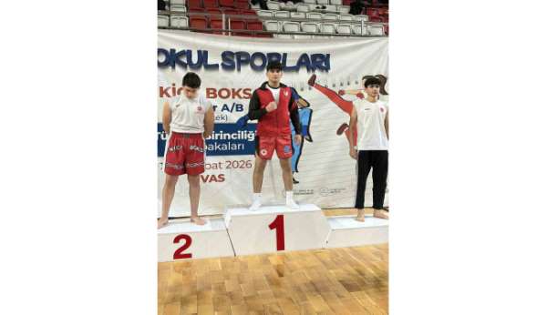 Liseli kick boks sporcusu Türkiye şampiyonu oldu