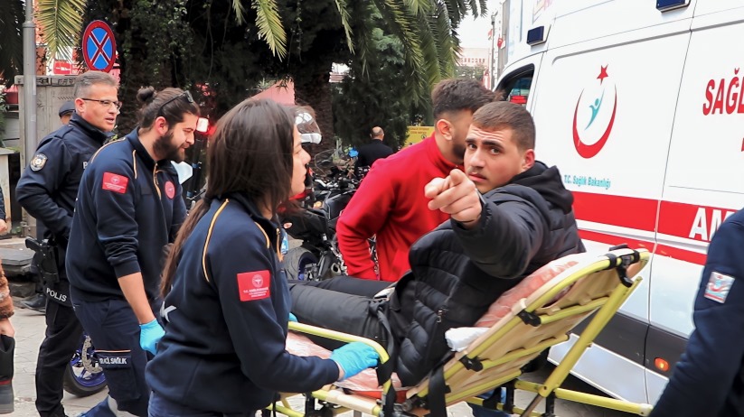 Trafiğe kapalı yolda kaza yapan motosikletli kurye yaralandı