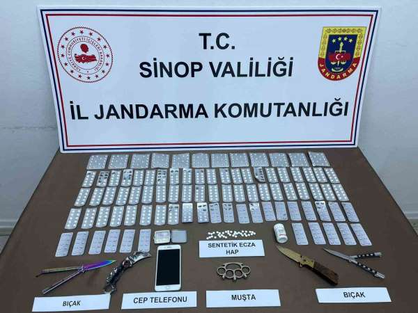 Sinop'ta torbacıya baskın: 1017 sentetik hap ele geçirildi