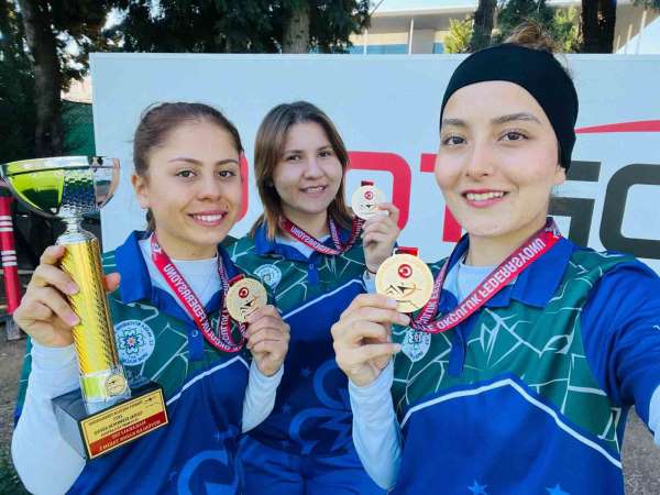 Büyükşehir Okçuları Antalya'dan birincilik ve üçüncülükle döndü