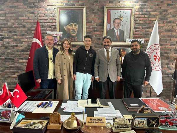 Şampiyondan Gençlik ve Spor İl Müdürü'ne ziyaret