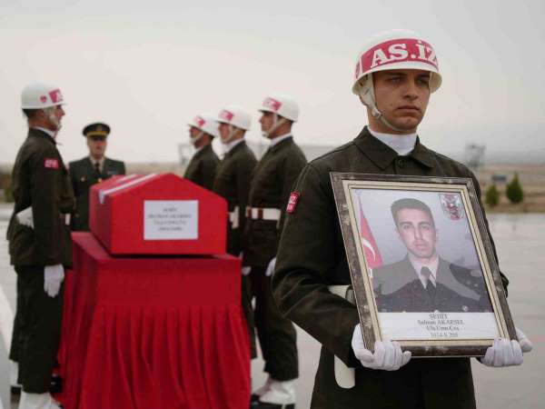 Şehit Akarsel'in naaşı memleketine uğurlandı