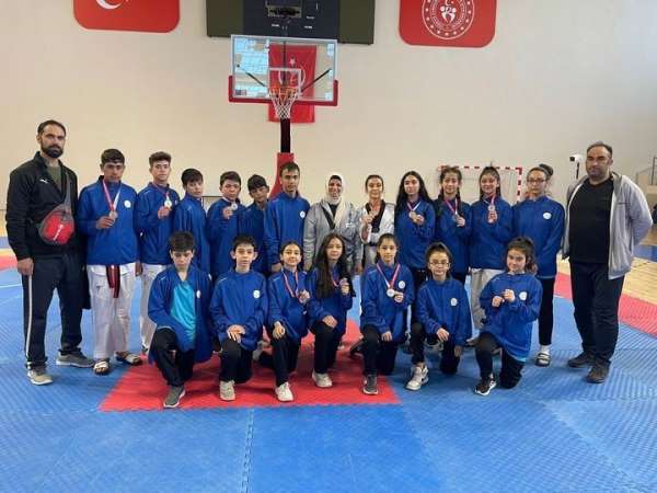 Analig Kayseri Taekwondo takımı yarı finale yükseldi - Kayseri haber