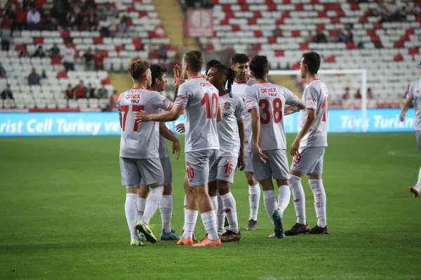 Antalyaspor, Shakhtar Donetsk'e 2-1 mağlup oldu