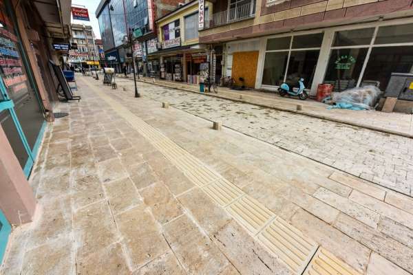 Turhal caddeleri traverten taşlarla yenileniyor - Tokat haber