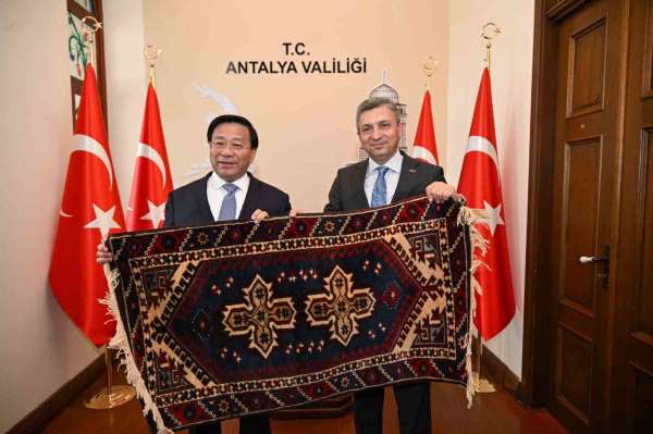 Çin'den Antalya'ya dostluk köprüsü kuruluyor