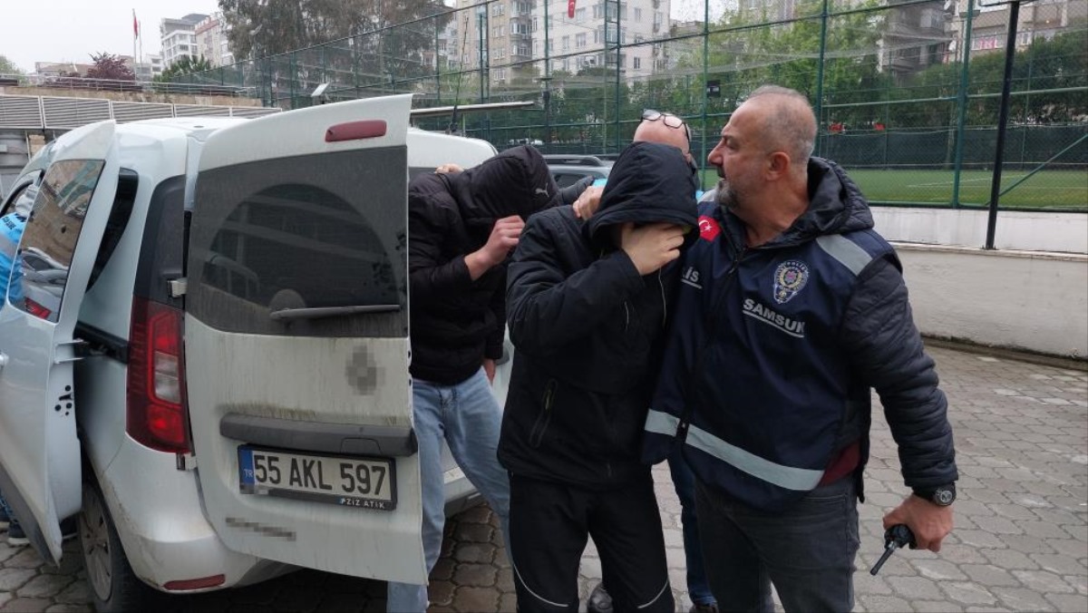 Samsun'da okulda öğretmeni darp eden 2 maganda adliyeye sevk edildi