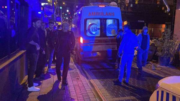 Barlar Sokağı'nda bıçaklı kavga: 1 yaralı