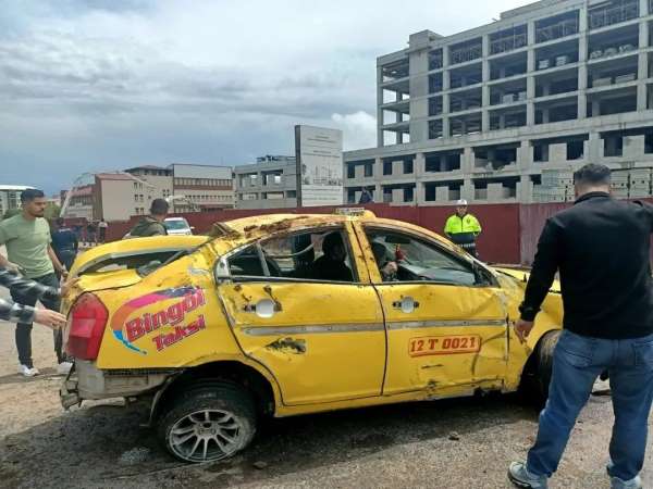 Bingöl'de trafik kazası: 3 yaralı