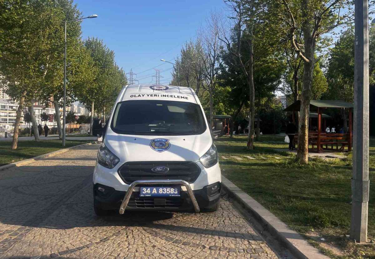 Esenyurt'ta parkta otururken silahlı saldırıya uğrayan 2 kadın yaralandı