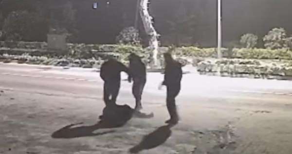 Yalova'da 4 kişinin saldırısına uğrayan genç defalarca bıçaklandı