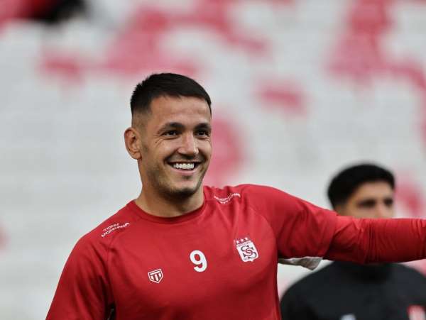 Rey Manaj Sivasspor'a veda etti