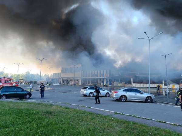 Rusya'dan Ukrayna'da inşaat malzemeleri satan hipermarkete saldırı: 2 ölü