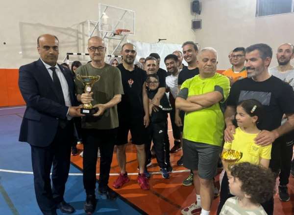 Öğretmenler arası voleybol turnuvası Tavşanlı'da sona erdi