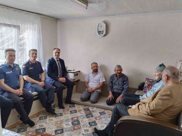 Aslanapa'da şehit aileleri ve gazilere bayram ziyareti