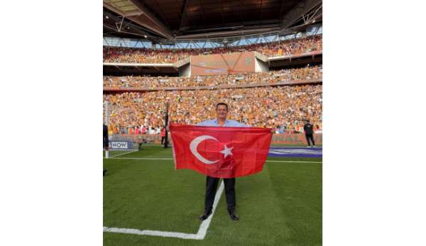İngiltere'de tarih yazan Türk başkan!